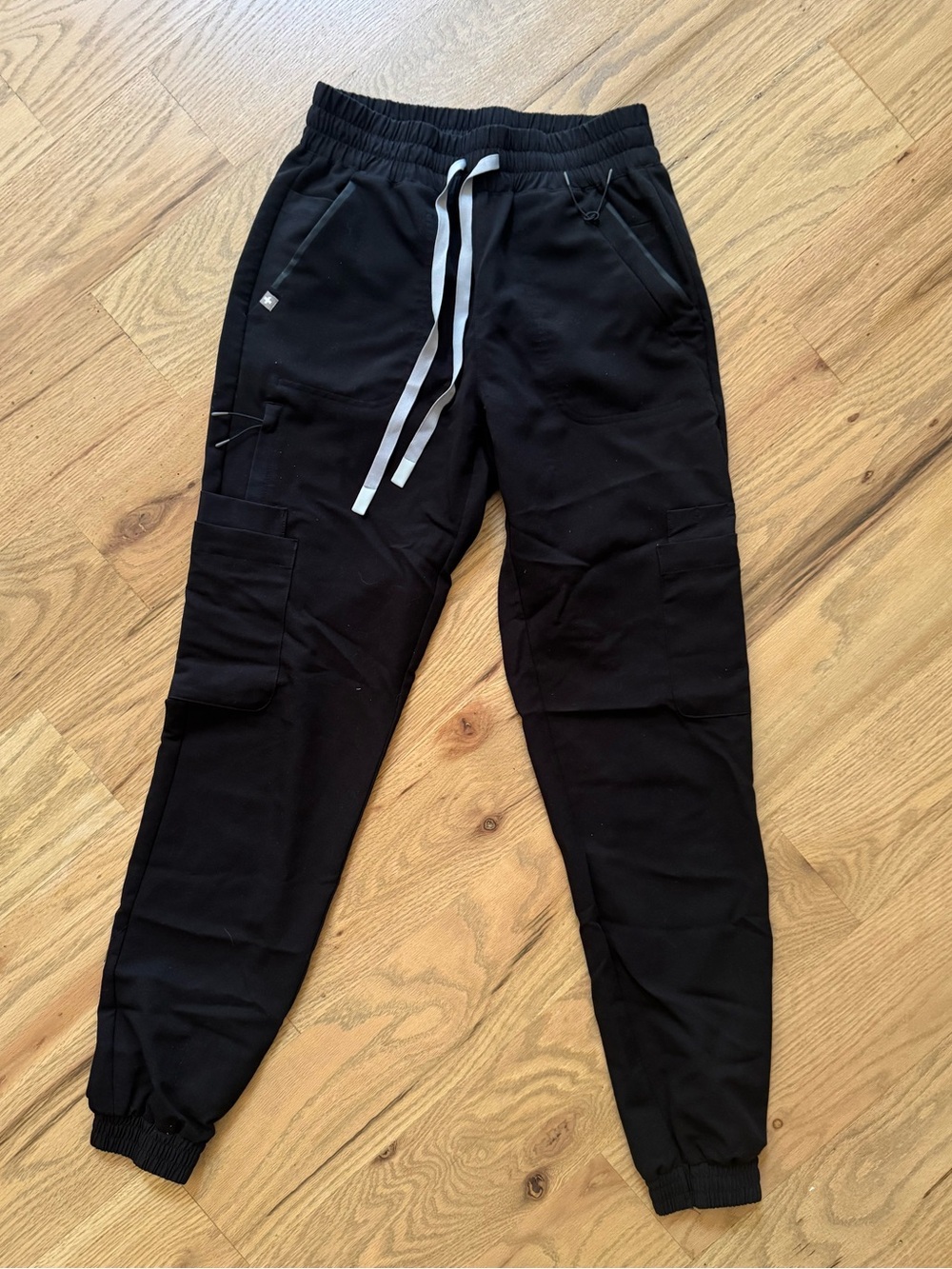 FIGS Women’s XS Black 21-pocket Scrub Jogger